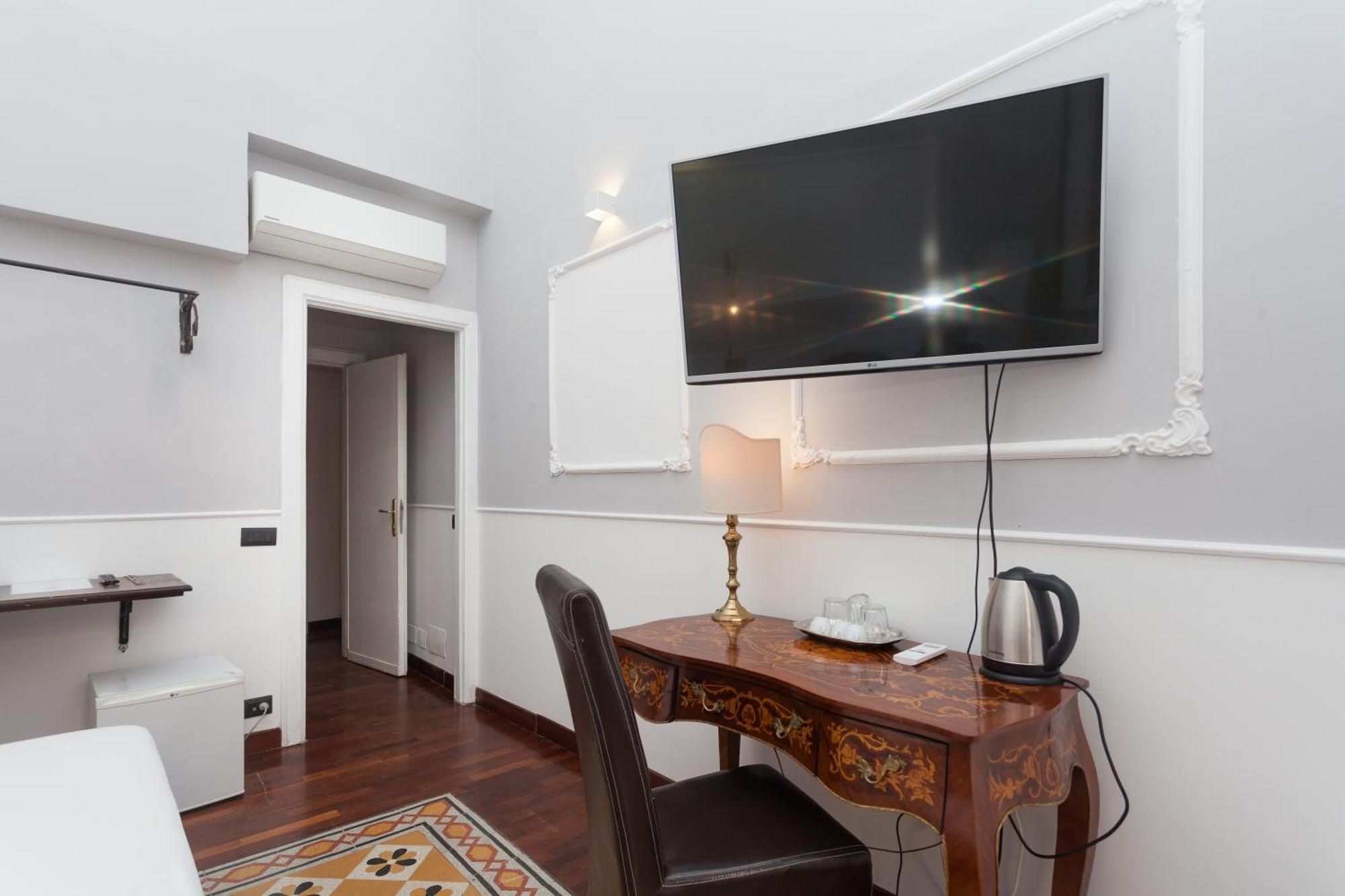 Palazzo Del Duca Piazza Navona Guest House Rom Exterior foto