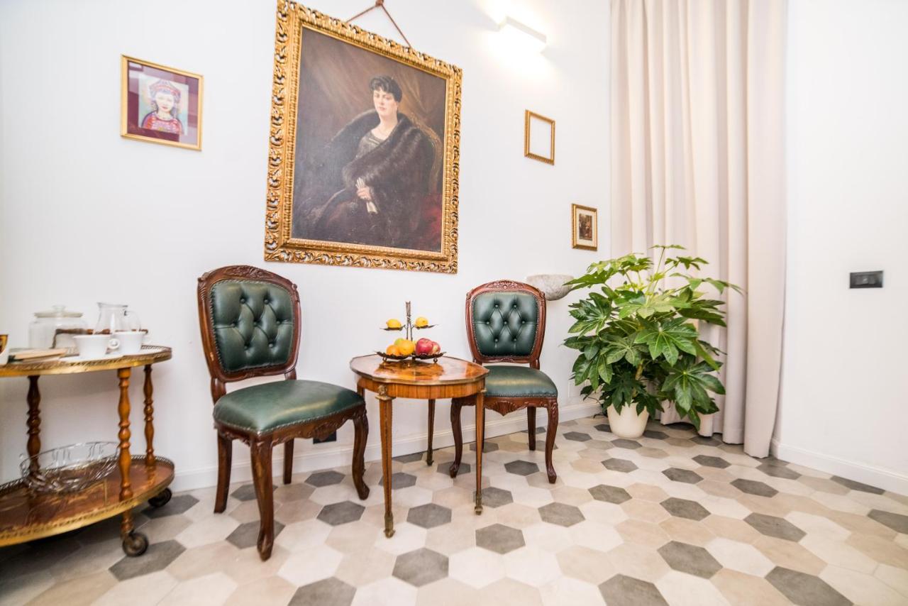 Palazzo Del Duca Piazza Navona Guest House Rom Exterior foto